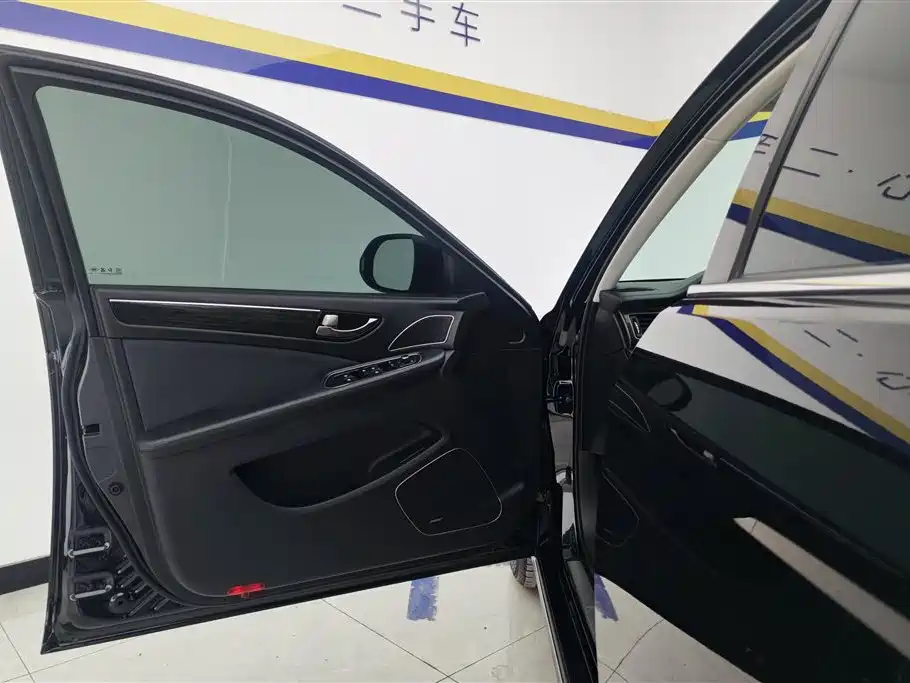 Hongqi H7 1.8 T Comfort