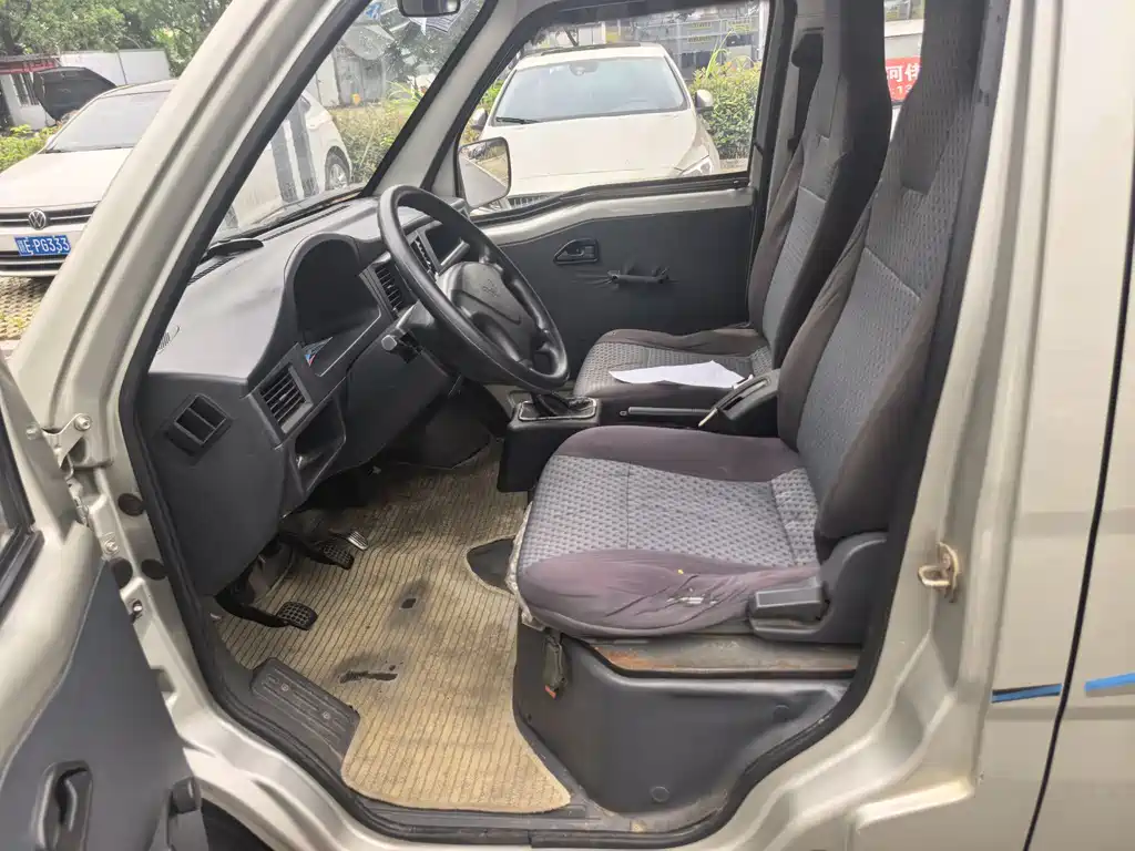 Wuling Zhiguang 1.0 L Utility