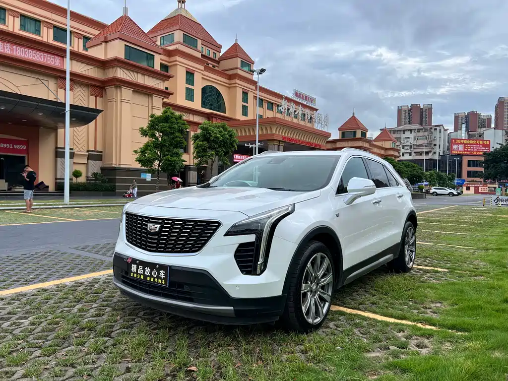 Cadillac XT4 28 T 4 WD Platinum