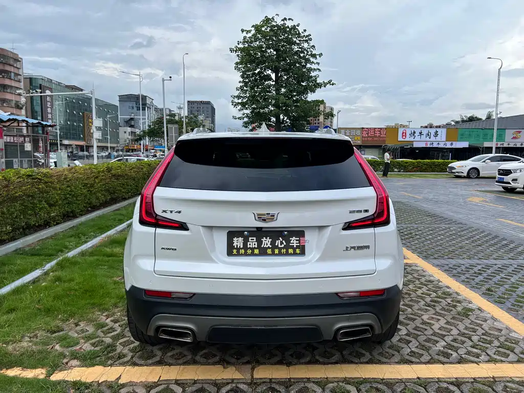 Cadillac XT4 28 T 4 WD Platinum