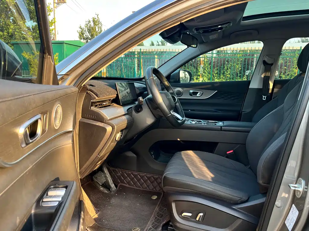Fengyun T8 风云T8 2025款 1.5 T 130 km 豪华版 5座