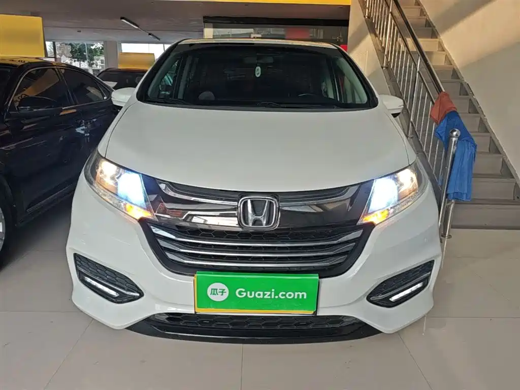 Odyssey 2.4 L Luxury