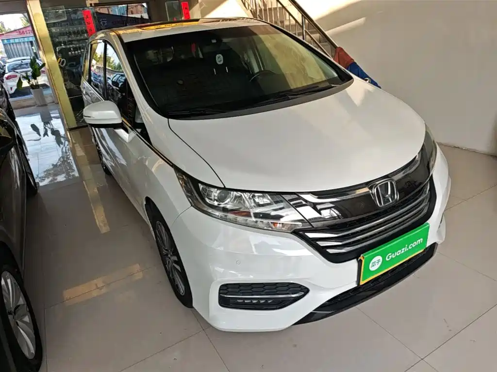 Odyssey 2.4 L Luxury