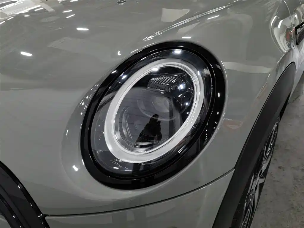MINI Facelift 1.5 T COOPER Classic 5-door