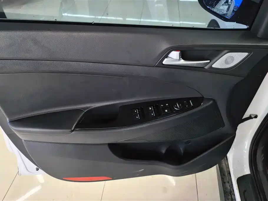 Tucson 280 TGDi 2 WD GLS Connected CN-VI