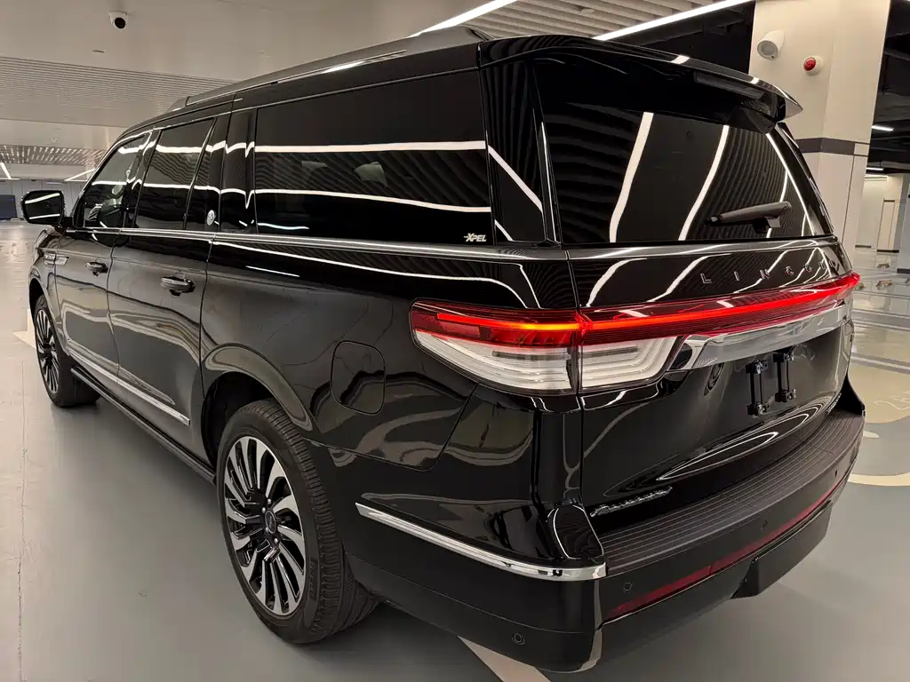 Navigator 3.5 T LWB President