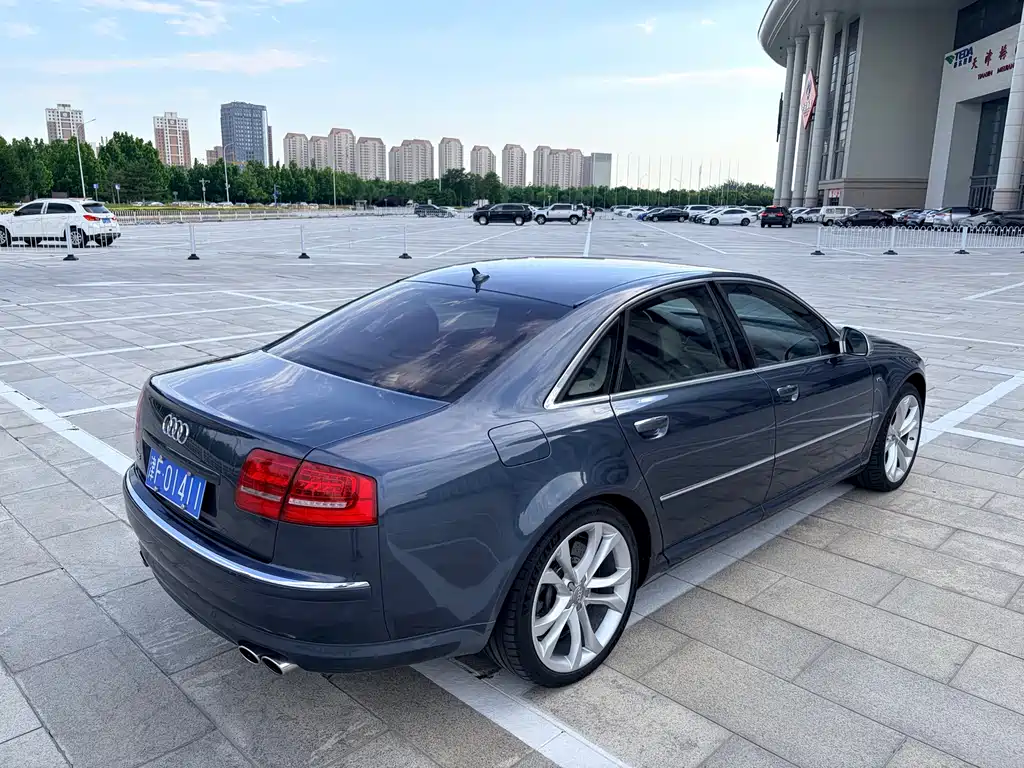Audi S8 S8 5.2 FSI quattro