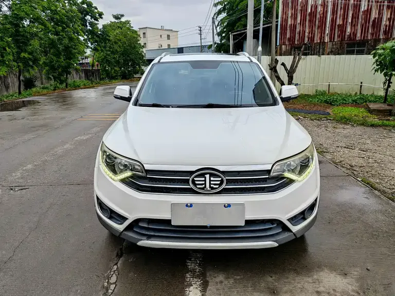 FAW Senya R7 森雅R7 2017款 改款 1.6 L 自动豪华型