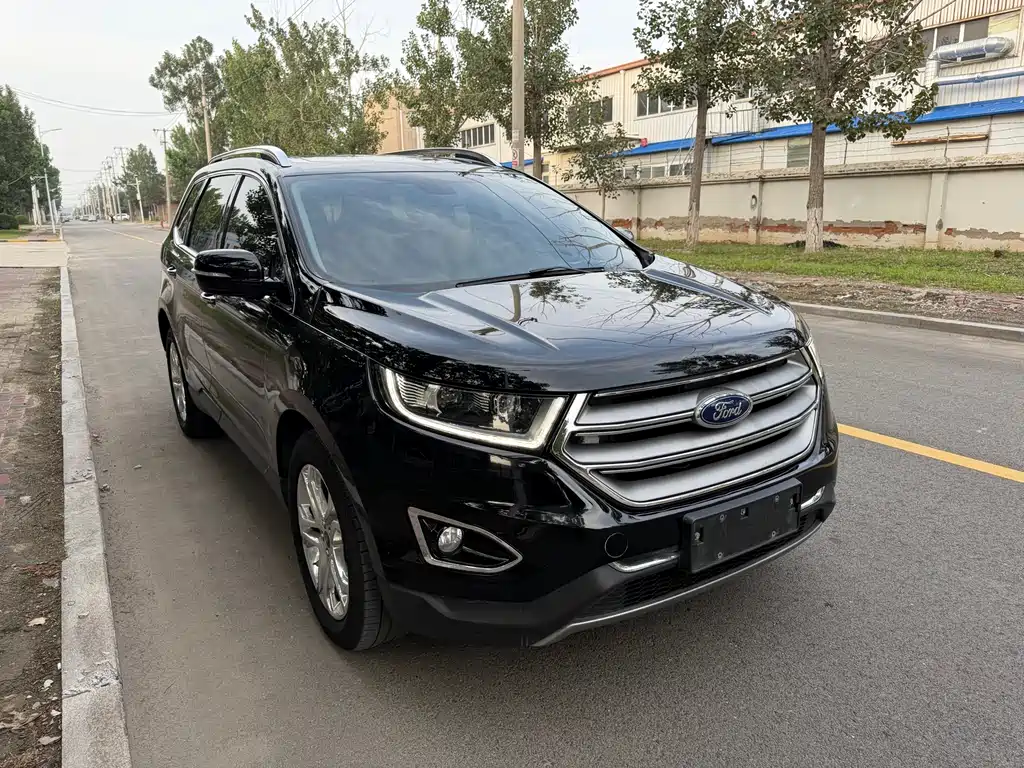 Edge EcoBoost 245 2 WD Grand Sharp 7-seat