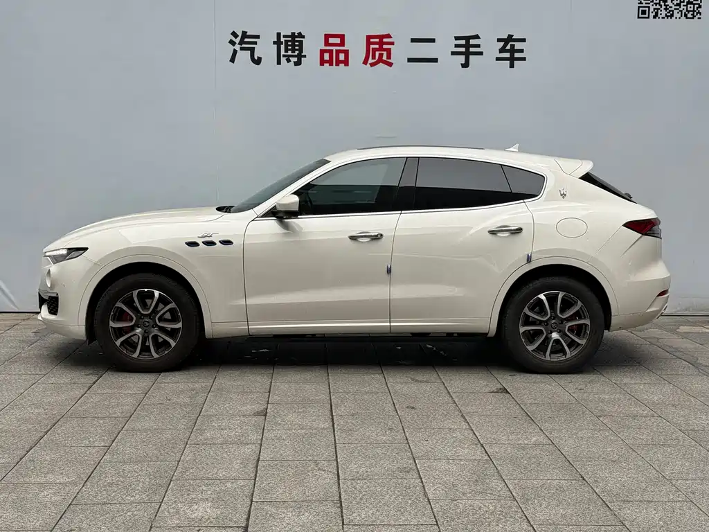 Levante 2.0 T GT Sharp Edge