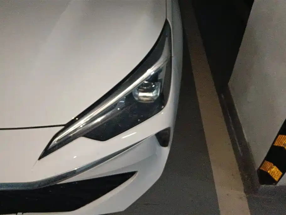 Roewe i5 1.5 L CVT Honored