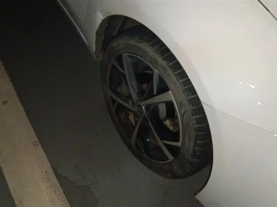 Roewe i5 1.5 L CVT Honored