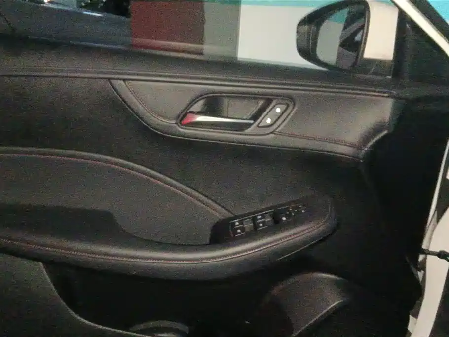 Roewe i5 1.5 L CVT Honored