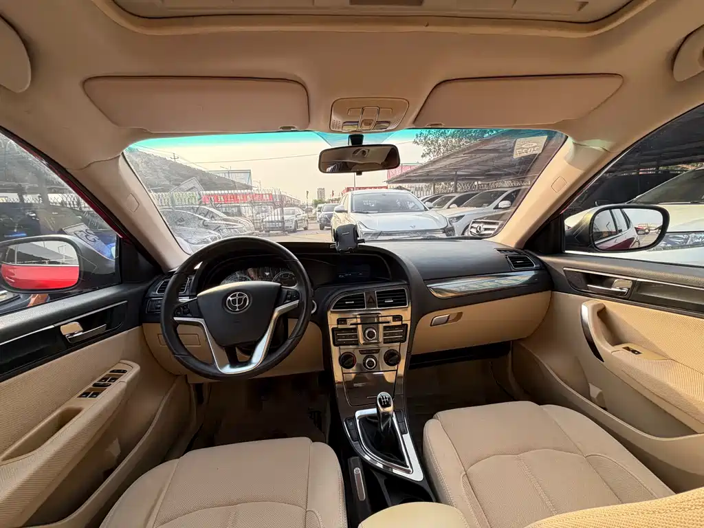 Brilliance V5 中华V5 2014款 1.6 L 手动豪华型