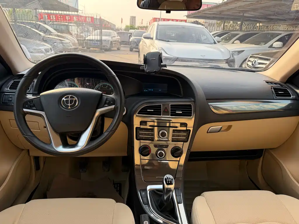 Brilliance V5 中华V5 2014款 1.6 L 手动豪华型