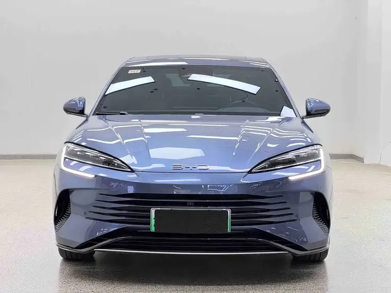 BYD Seal DM-i 1.5 T 121 km Honored