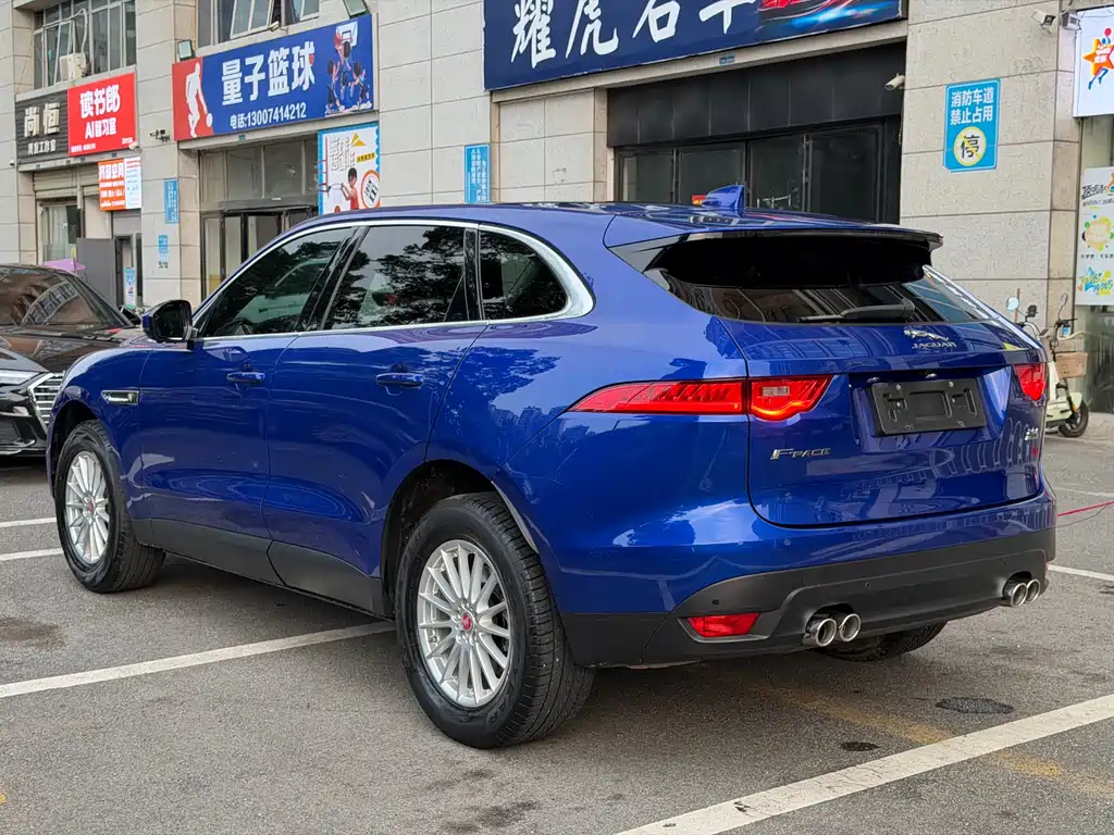 Jaguar F-PACE 2.0 T 4 WD Urban Premium