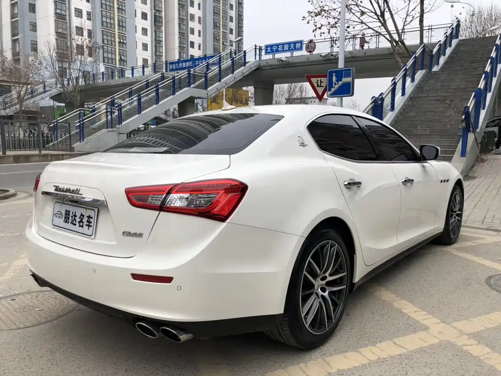 Ghibli 3.0 T Standard