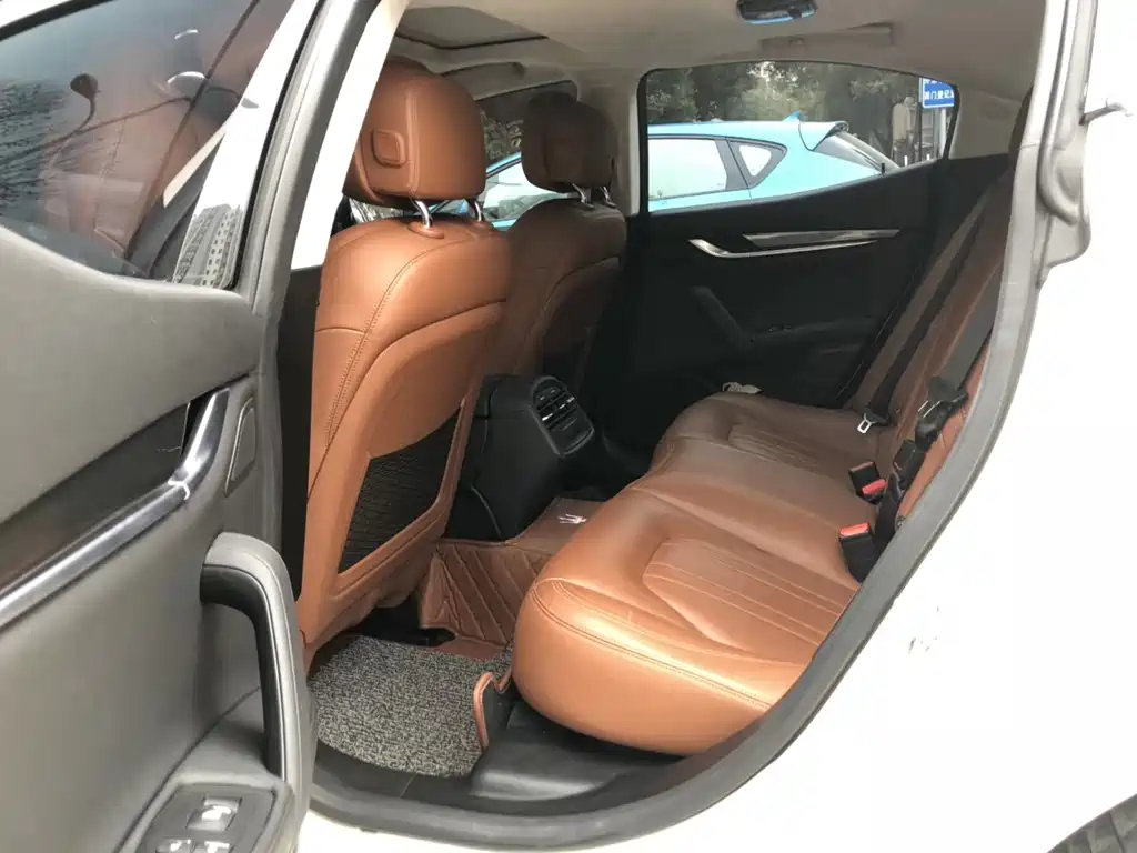 Ghibli 3.0 T Standard