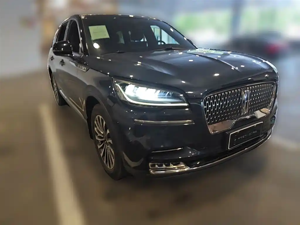Aviator 3.0 T V6 4 WD Graceful