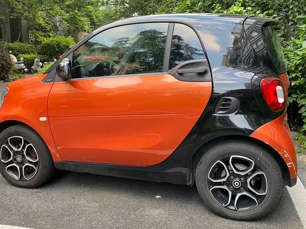 smart fortwo 0.9 T 66 kW Hardtop Pioneer