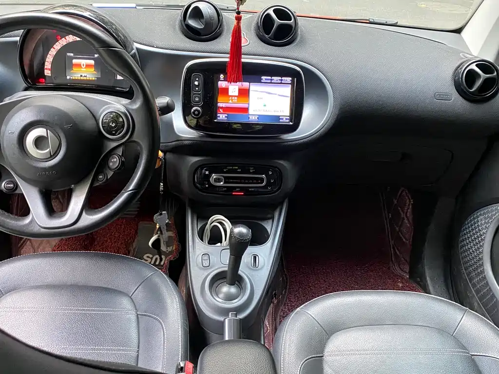 smart fortwo 0.9 T 66 kW Hardtop Pioneer
