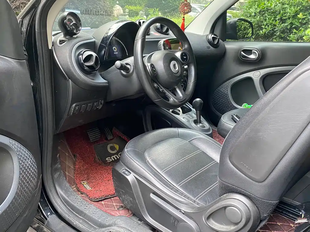 smart fortwo 0.9 T 66 kW Hardtop Pioneer
