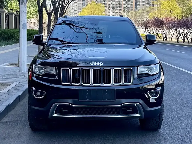 Jeep Grand Cherokee (Import) 3.6 L Elite Navigation