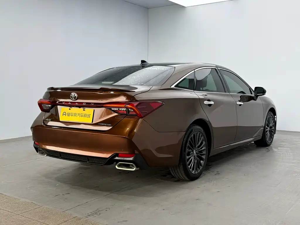 Avalon 2.5 L Touring Distinguished CN-V