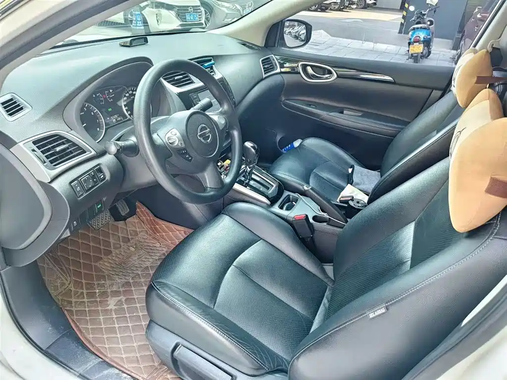 Sylphy 1.6 XV CVT Smart Supreme