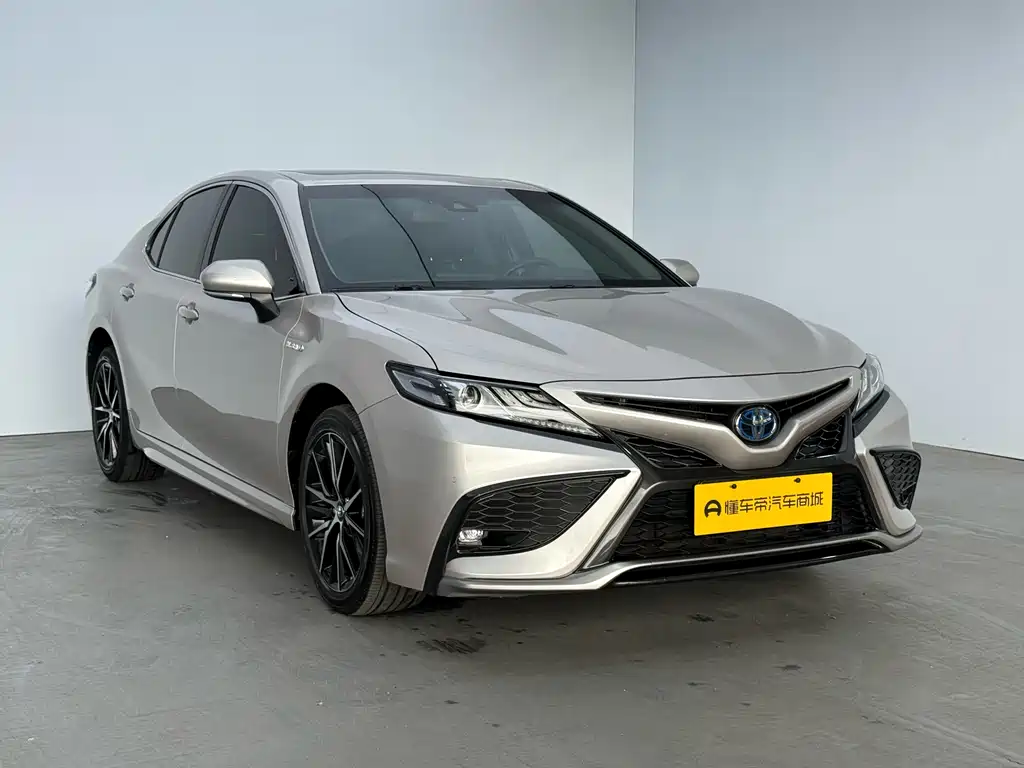 Camry Dual Engine 2.5 HS Sharp Style