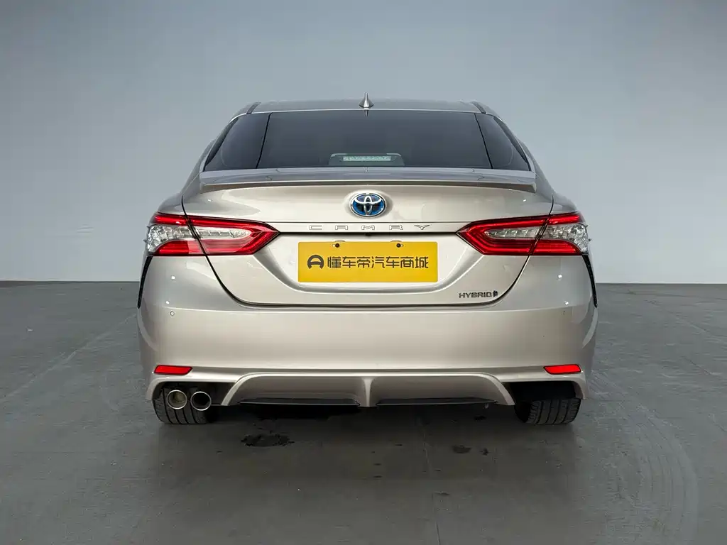 Camry Dual Engine 2.5 HS Sharp Style