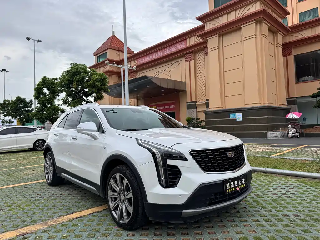 Cadillac XT4 28 T 4 WD Platinum