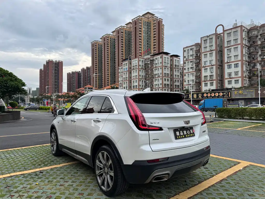 Cadillac XT4 28 T 4 WD Platinum