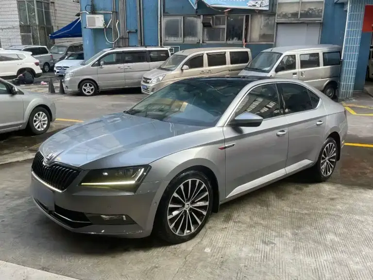 Skoda Superb TSI330 DSG Smart Travel