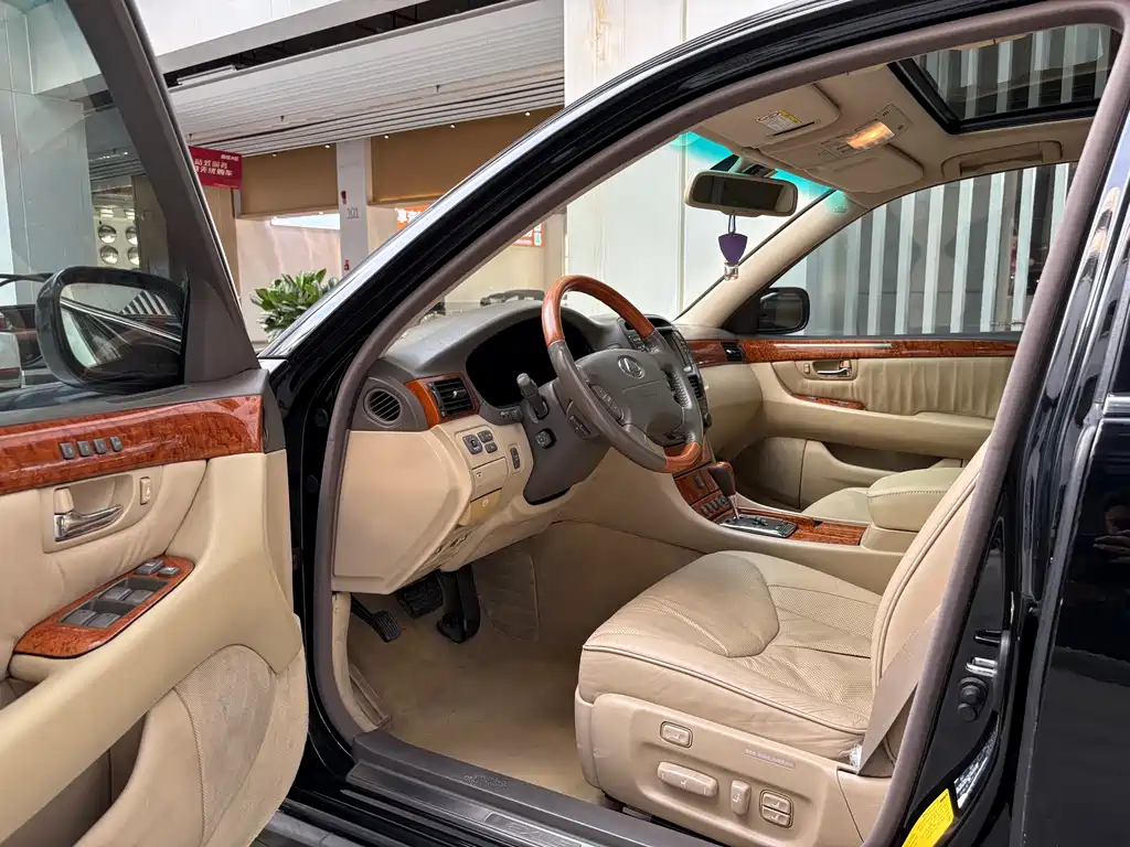Lexus LS 430