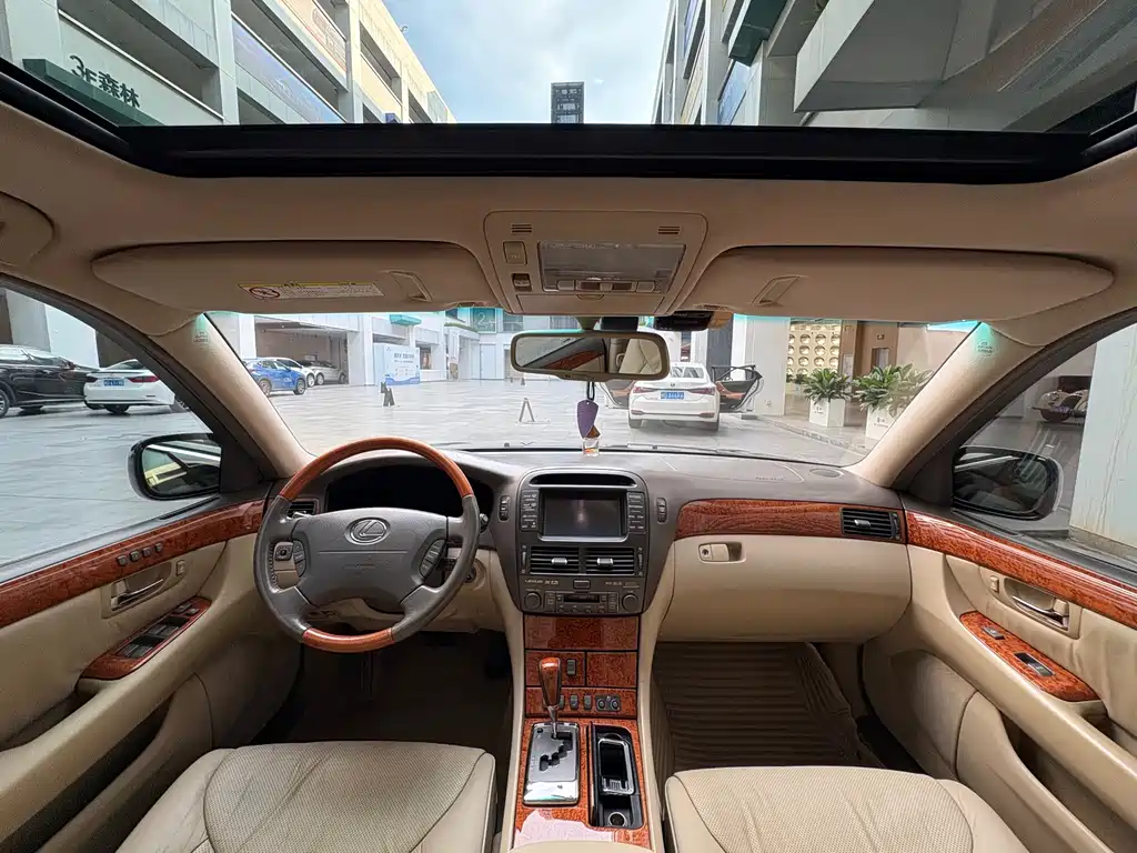 Lexus LS 430