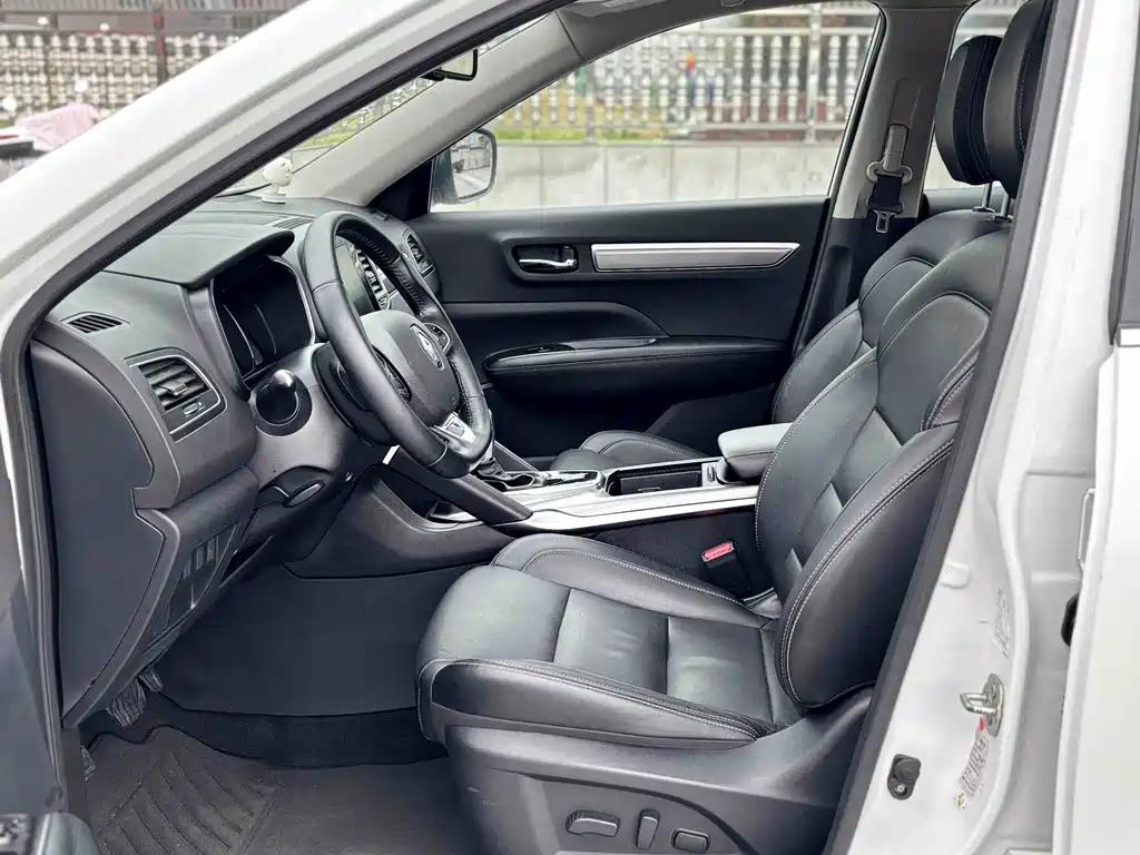 Koleos 科雷傲 2017款 2.5 L 两驱尊贵版