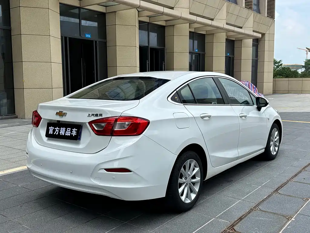 Cruze 1.5 L Auto Pioneer Sunroof