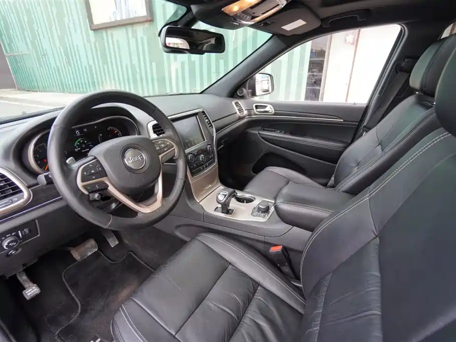Grand Cherokee (Import) 大切诺基(进口) 2015款 3.0 TD 柴油 精英导航版