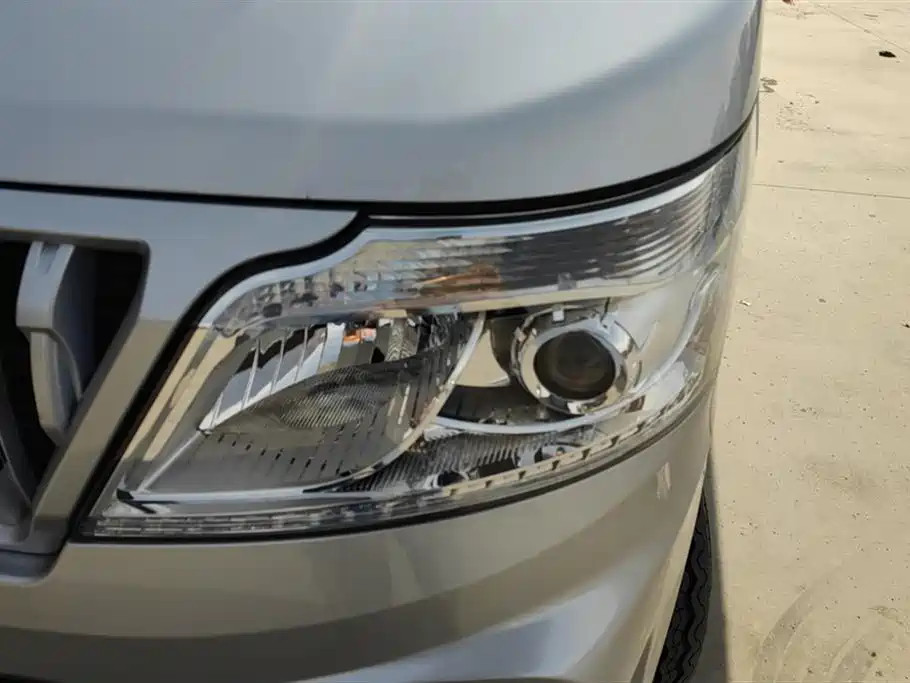 Changan Ruixing M60 长安睿行M60 2025款 1.6 L CNG 120 L气瓶舒适型客车6座