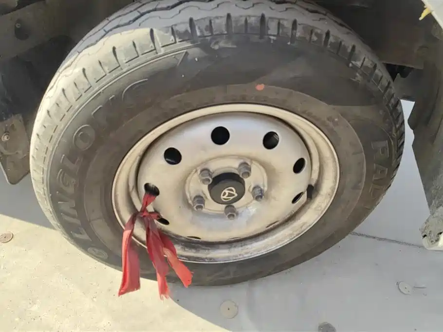 Changan Ruixing M60 长安睿行M60 2025款 1.6 L CNG 120 L气瓶舒适型客车6座