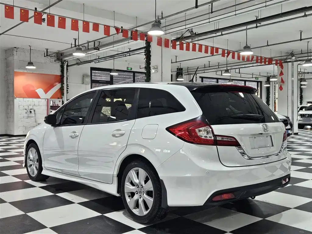 Jade 1.8 L Auto Comfort Elite 5-seat