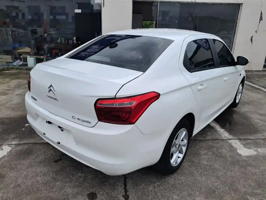 Elysee 1.6 L Manual Fashion
