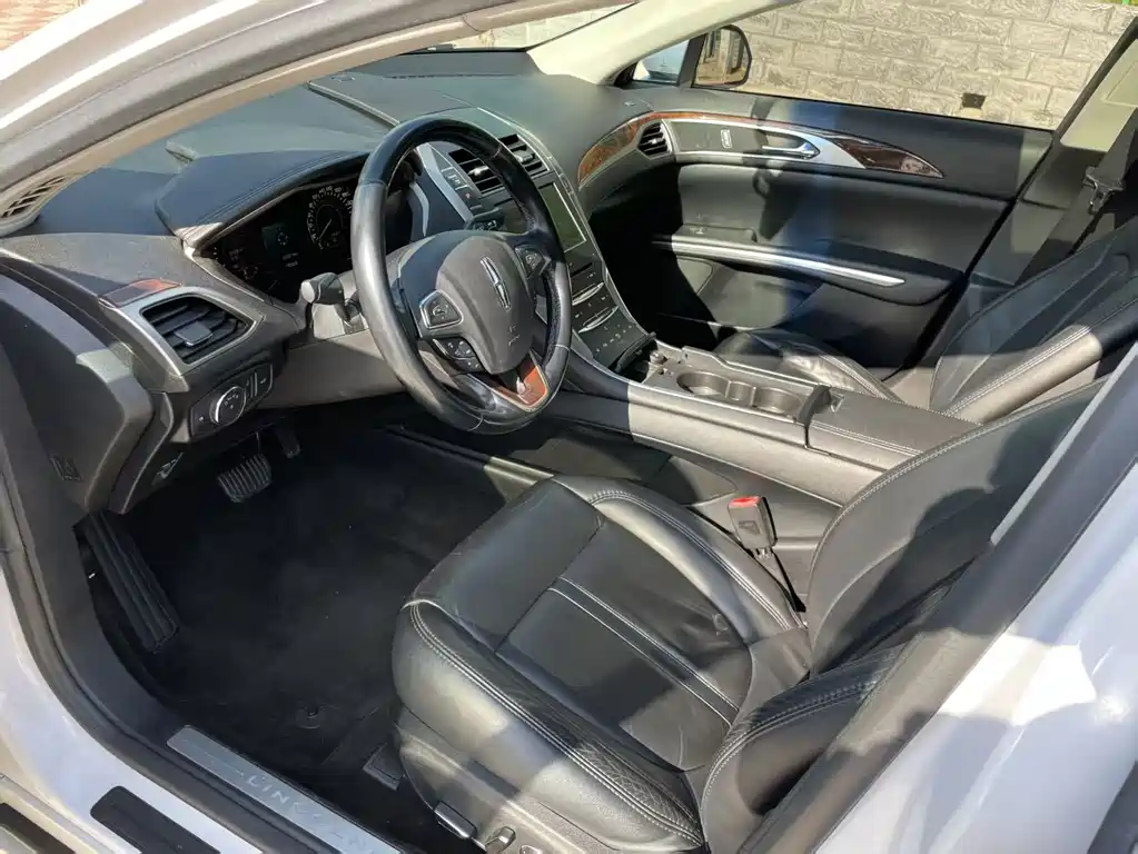 Lincoln MKZ 2.0 T Premium