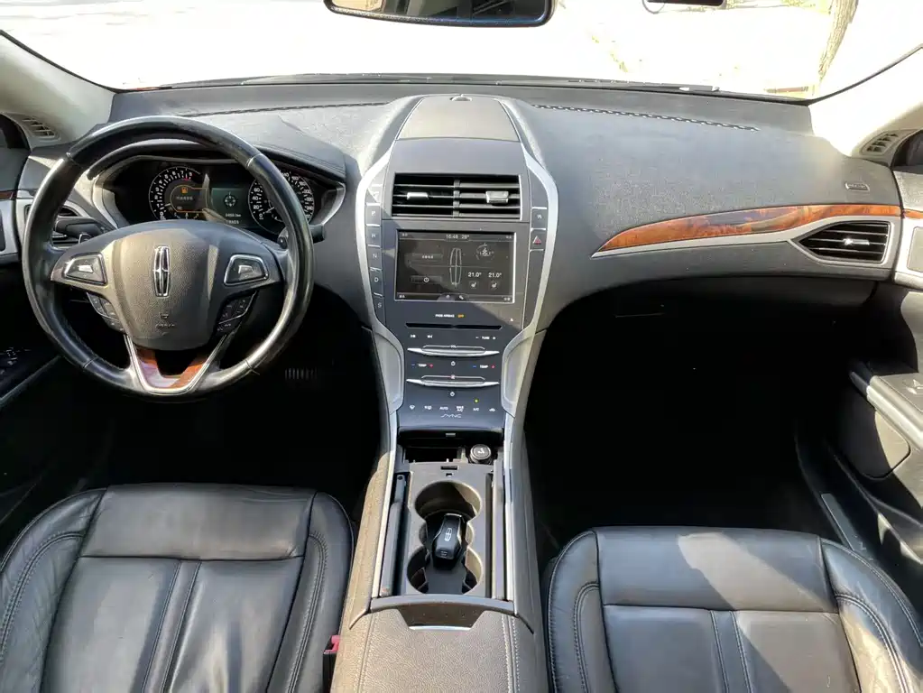 Lincoln MKZ 2.0 T Premium