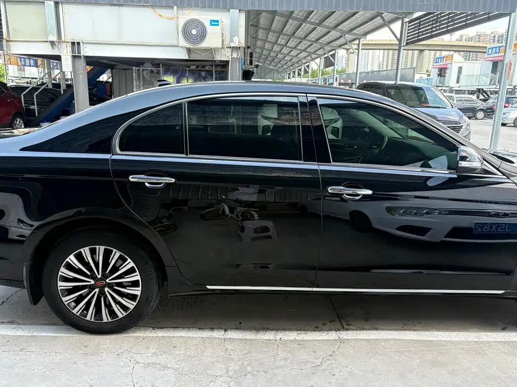 Hongqi H7 1.8 T Comfort