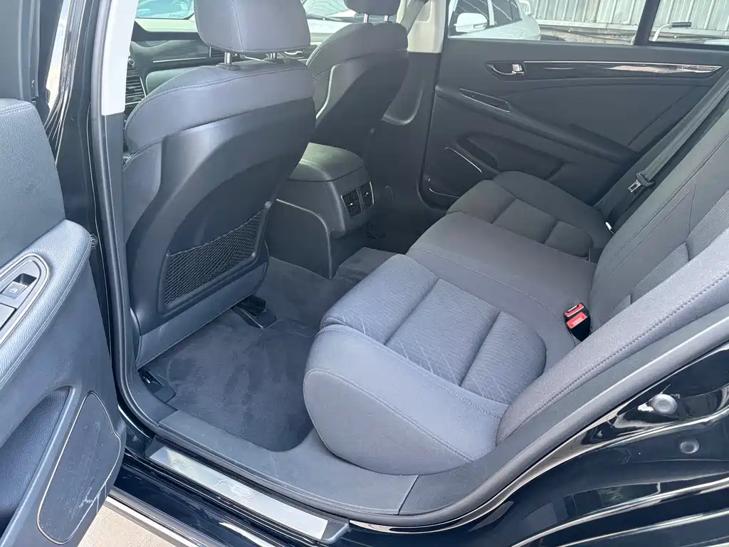 Hongqi H7 1.8 T Comfort