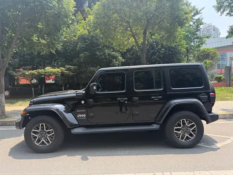 Jeep Wrangler NEV 4-door 2.0 T 4 xe Sahara