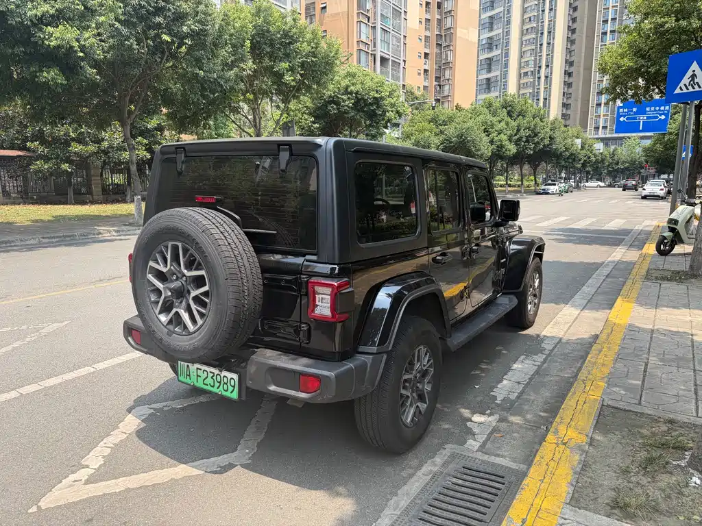 Wrangler NEV 4-door 2.0 T 4 xe Sahara